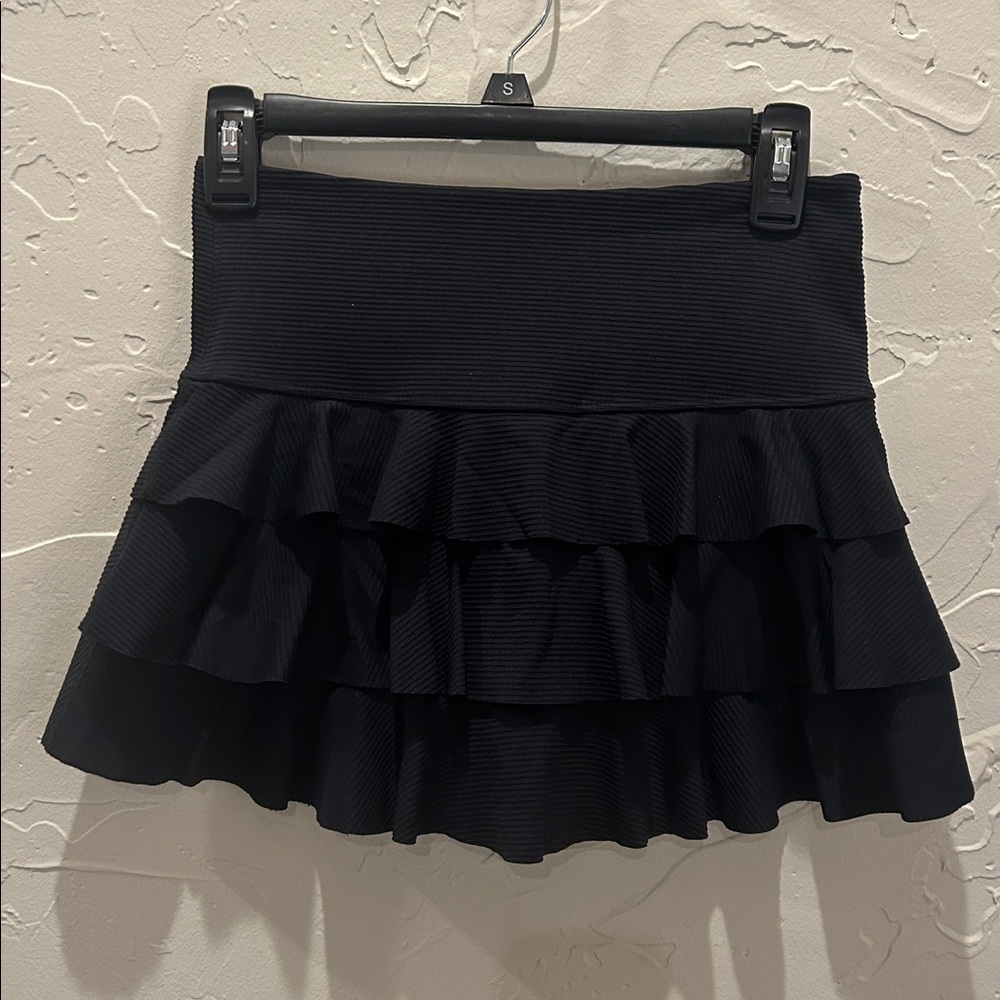 Free People Movement Black tiered skirt skort size Small